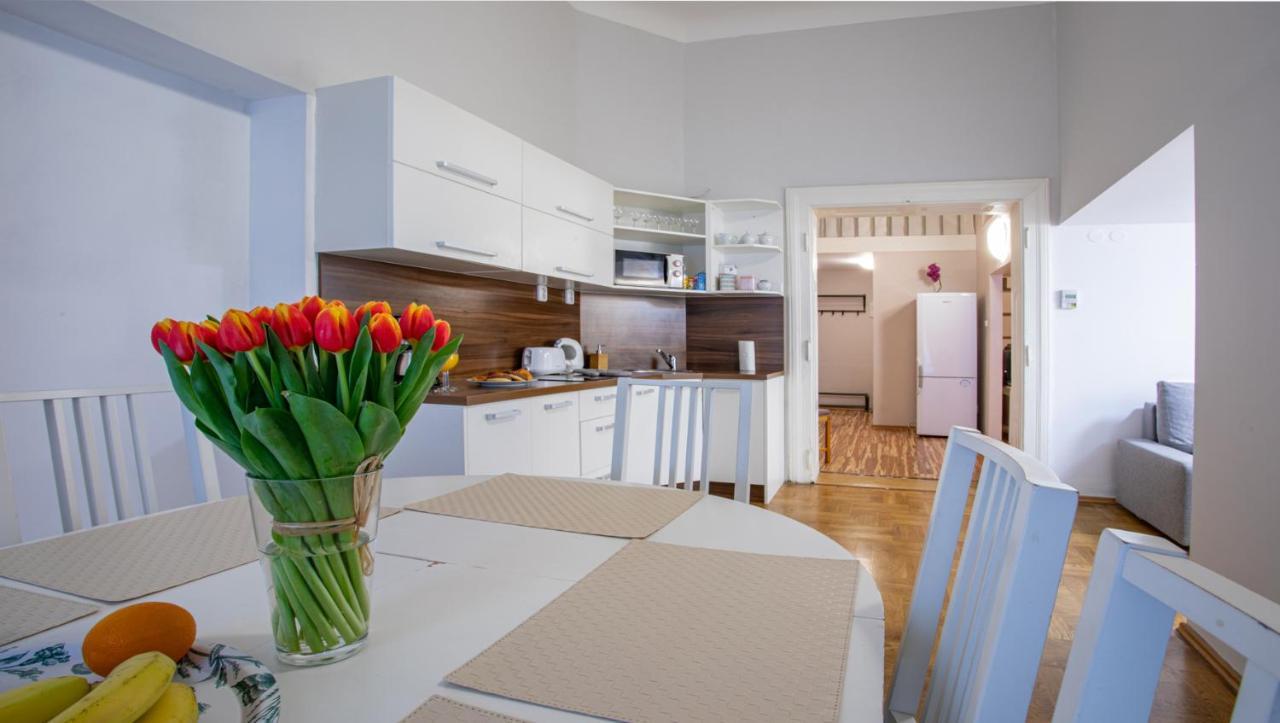 Michalska Apartment Praha Bagian luar foto