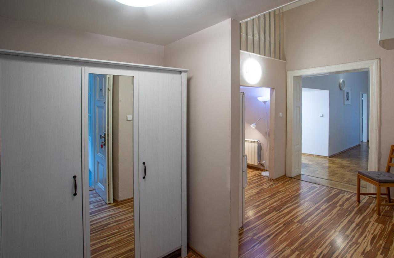 Michalska Apartment Praha Bagian luar foto